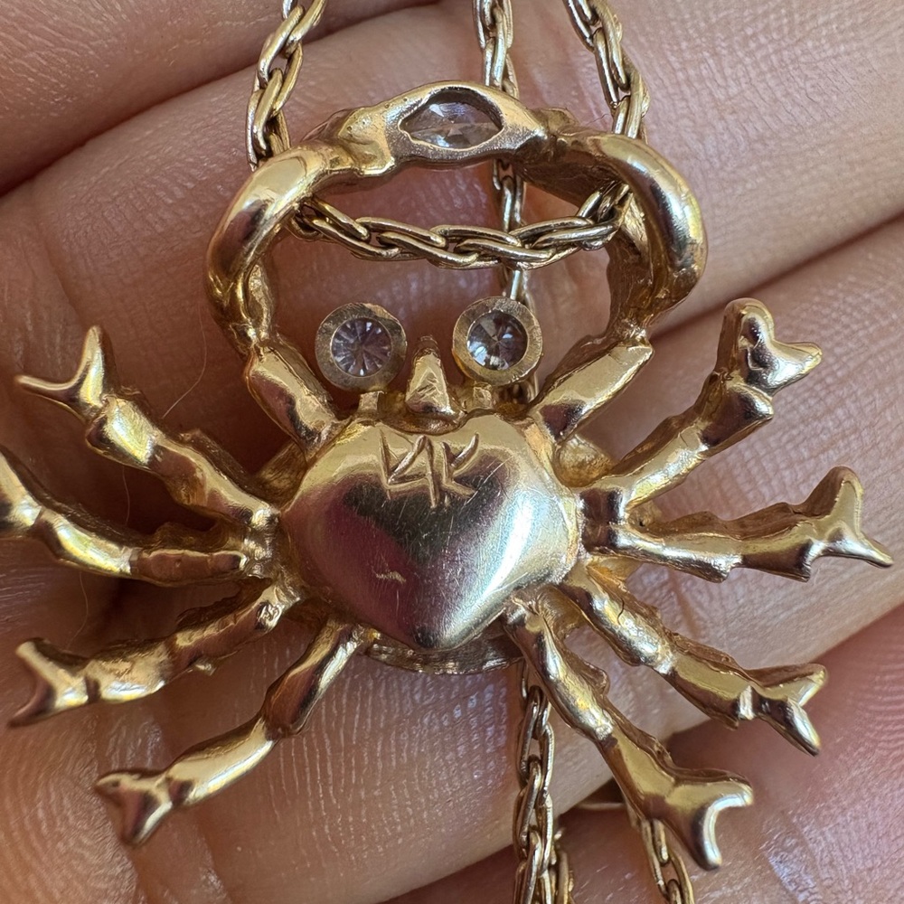 14k gold crab pendant necklace - Picture 3 of 6
